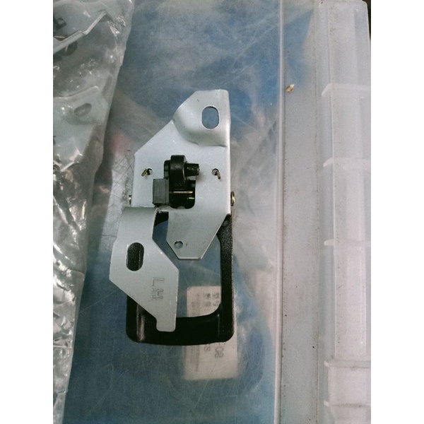 Tay mở cửa trong Hyundai 1 tấn, Porter