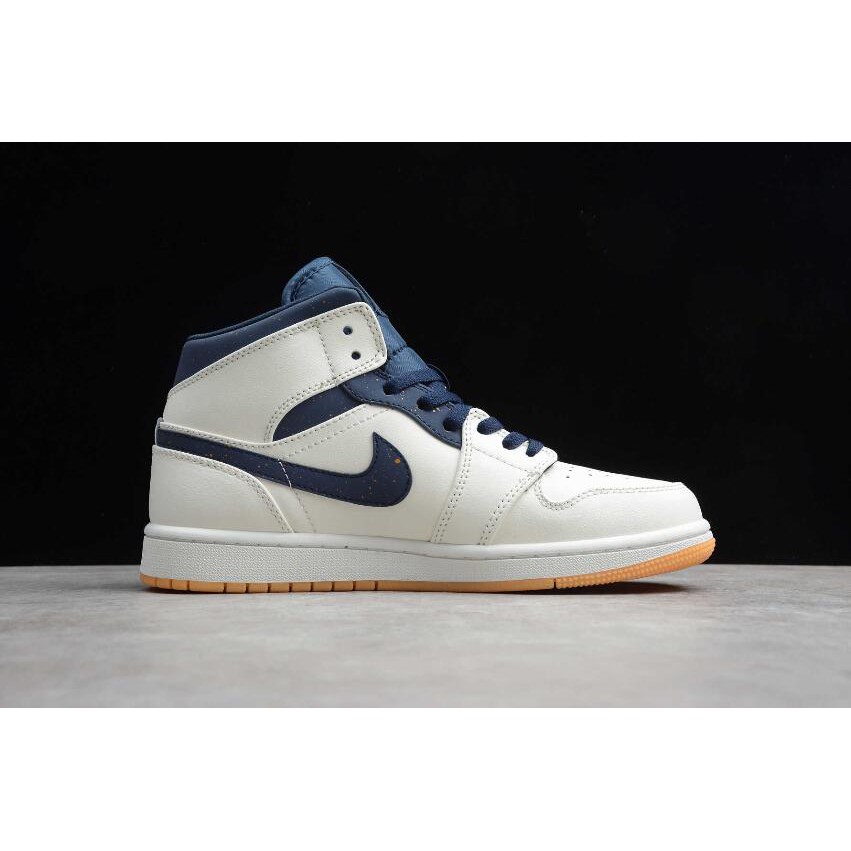 Giày Air Jordan 1 Mid Jeter Sail Bronze | BigBuy360 - bigbuy360.vn