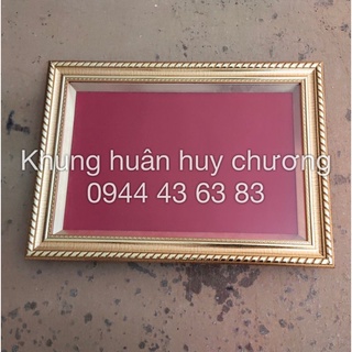 khung huân huy chương