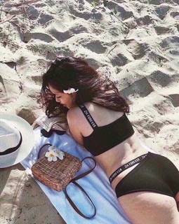 HOA SỨ CÀI TÓC XINH LUNG LINH