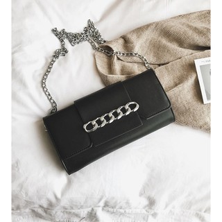 Clutch cầm tay dây xích