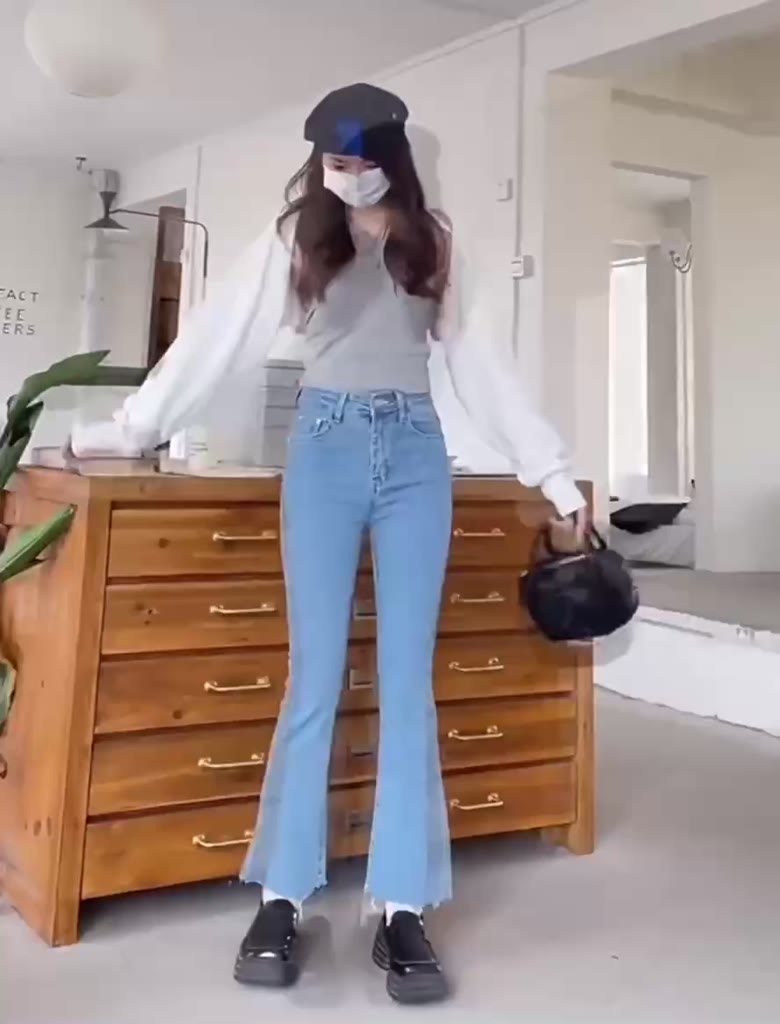 Quần jean nữ loe lửng lưng cao co giãn, Quần ống loe lưng cao hai màu xanh và đen trơn Hàn Quốc | BigBuy360 - bigbuy360.vn