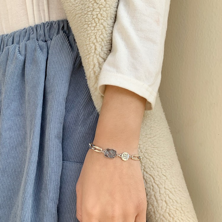 Lắc tay nữ phong cách vintage nhẹ nhàng, đáng yêu
