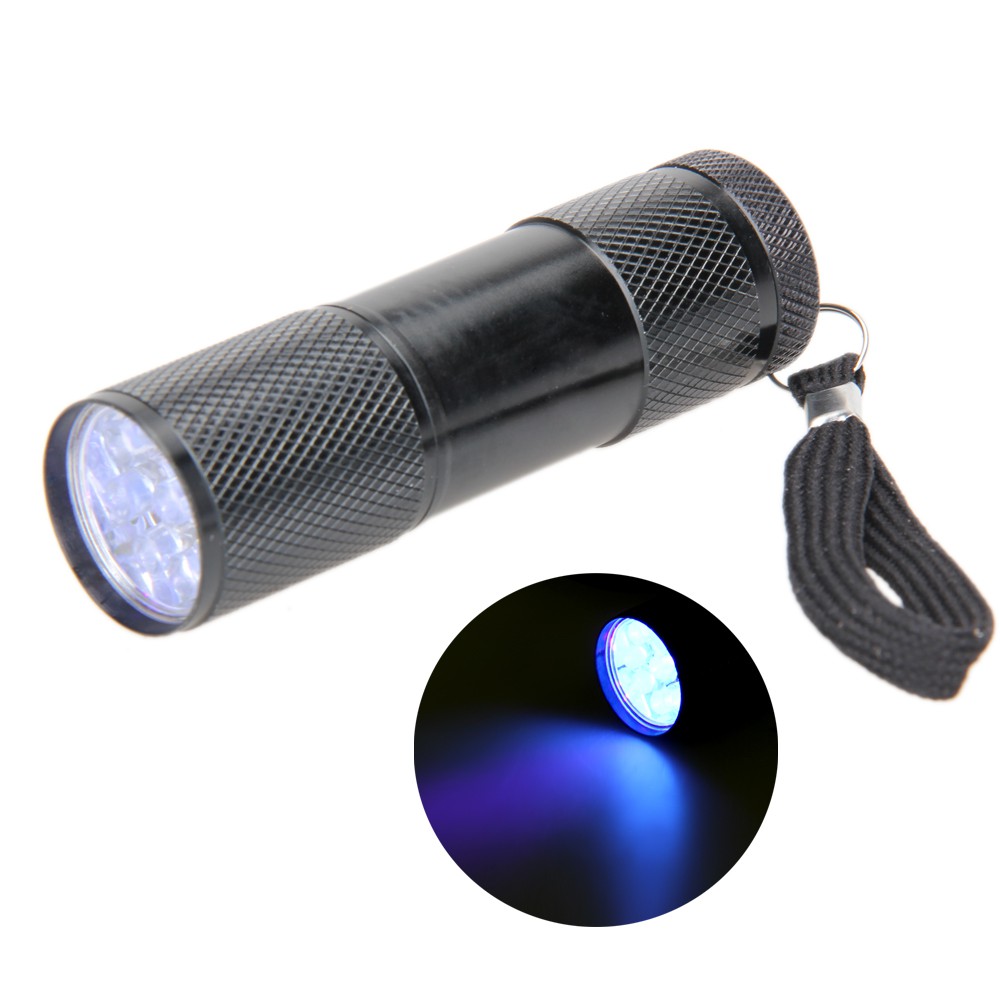 Đèn pin chất liệu nhôm cao cấp với 9 đèn LED hình dáng nhỏ