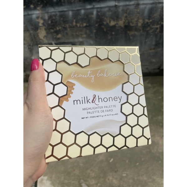 Beauty Bakerie Bảng phấn bắt sáng Milk &amp; Honey Highlight Palette  38$ boxycharm