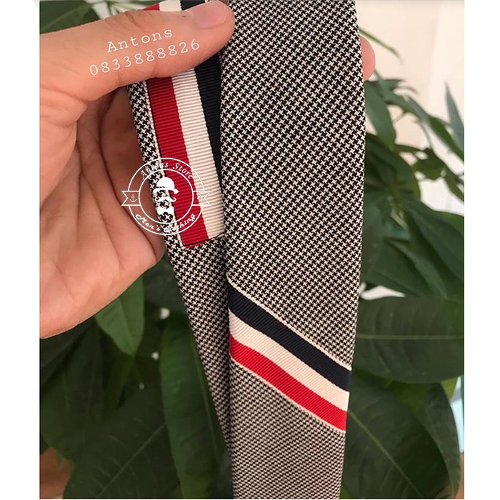 Cà Vạt Thom Browne