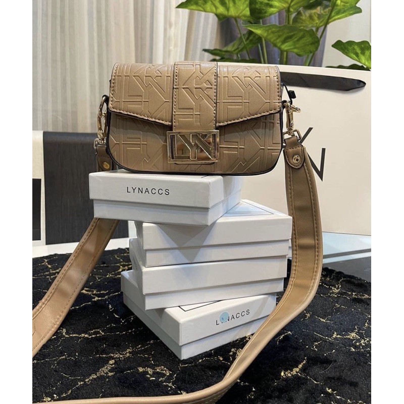 Túi Lyn đeo chéo
