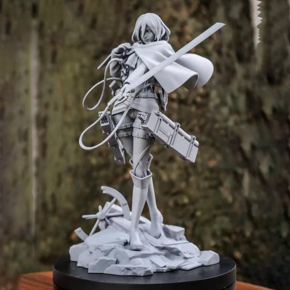 Mô Hình Misaka Ackerman And Eren Titan Bằng Chất Liệu Nhựa Resin - Cao 20 cm