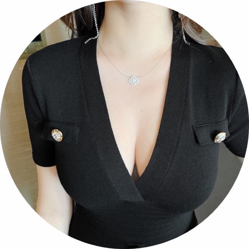 Đầm len body tay ngắn cổ V siêu hot