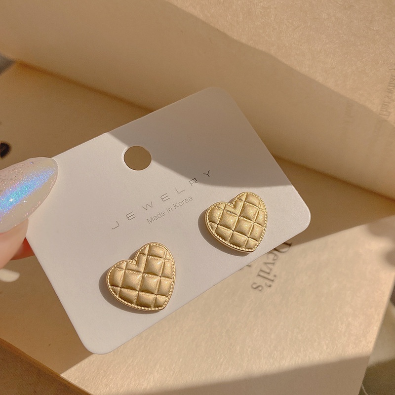 Bông Tai Hình Trái Tim Phong Cách Retro Dành Cho Nữ