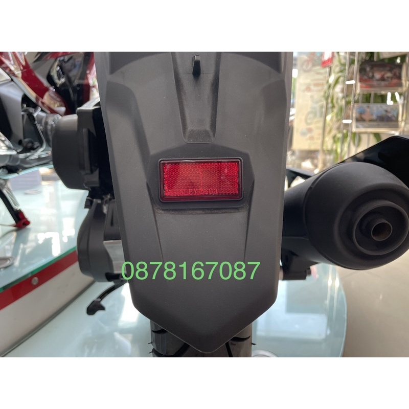 Tấm phản quang phải abl 2020 air blade 2020 abl 110 đời đầu. vision 110 đời đầu future winner X...