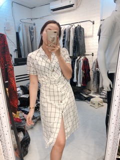 Váy kẻ xoắn eo buộc nơ