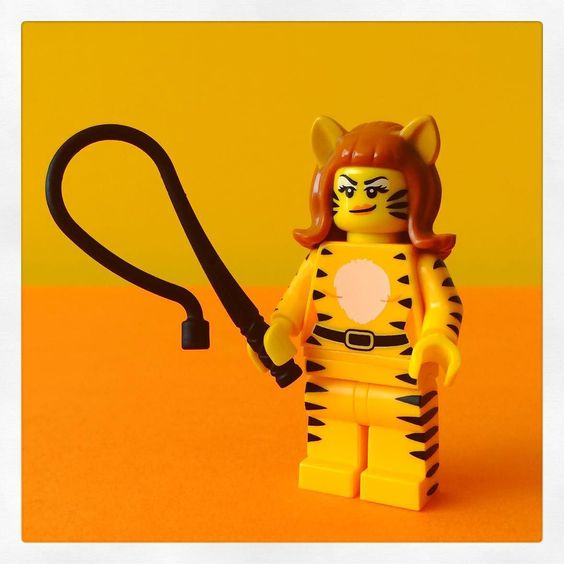 Nhân vật LEGO Minifigures Series 14 71010 Tiger Woman - Cô gái cosplay Cọp - Hổ NEWSEAL