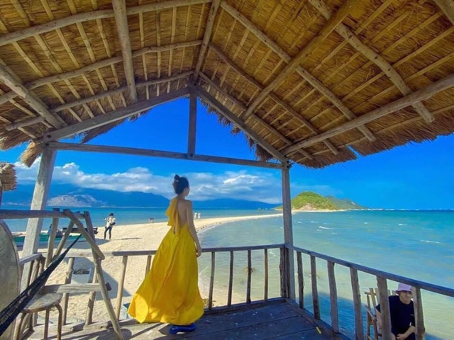 [có video] ĐẦM VÁY CỔ YẾM ĐỎ HỞ LƯNG, SẴN MÚT NGỰC | BigBuy360 - bigbuy360.vn