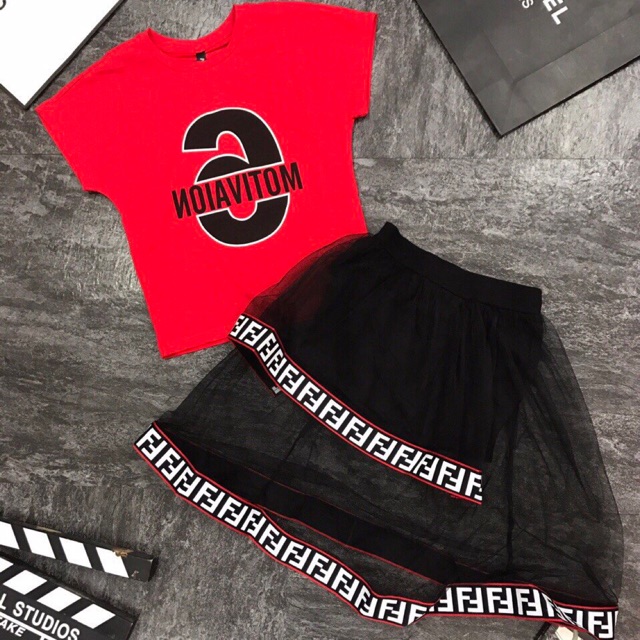 set áo phông chân vay fendi siêu đẹp đây ạ.váy này có size cho các bé lớn nha các mẹ.hàng đep chứ kh