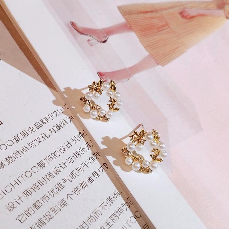 Bông Tai Vòng Hoa Ngọc Trai Nhỏ Đơn Giản Và Dễ Thương