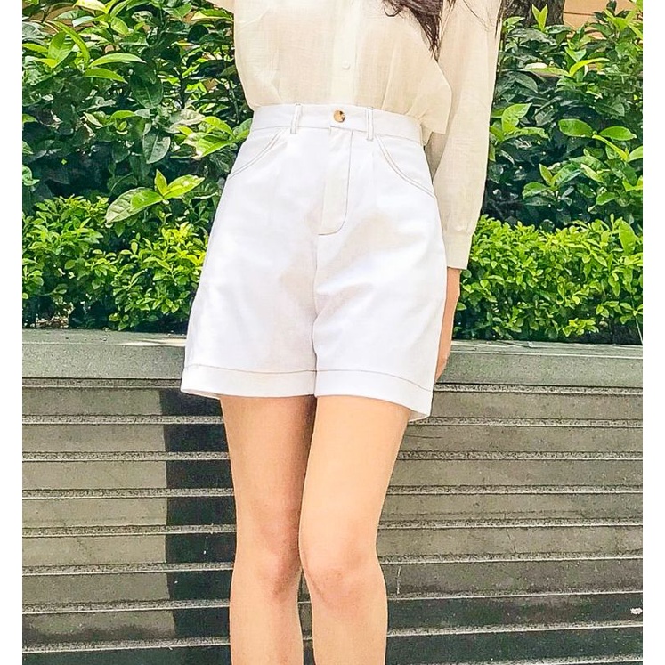 Quần shorts kaki nữ chất co giãn nhẹ. Lưng cao form chữ A đáy vừa không ngắn