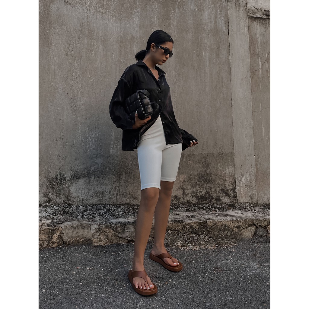 Là min - Quần Shorts Lửng Màu Trắng