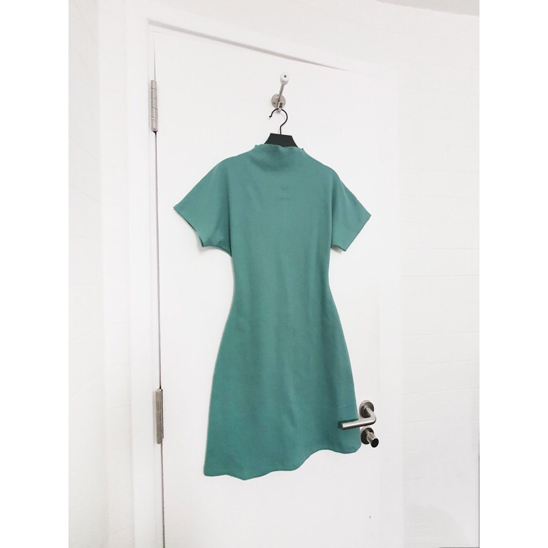 [Mã FAMALLT5 giảm 15% đơn 150k] Đầm gân cổ cao AfterBefore | BigBuy360 - bigbuy360.vn