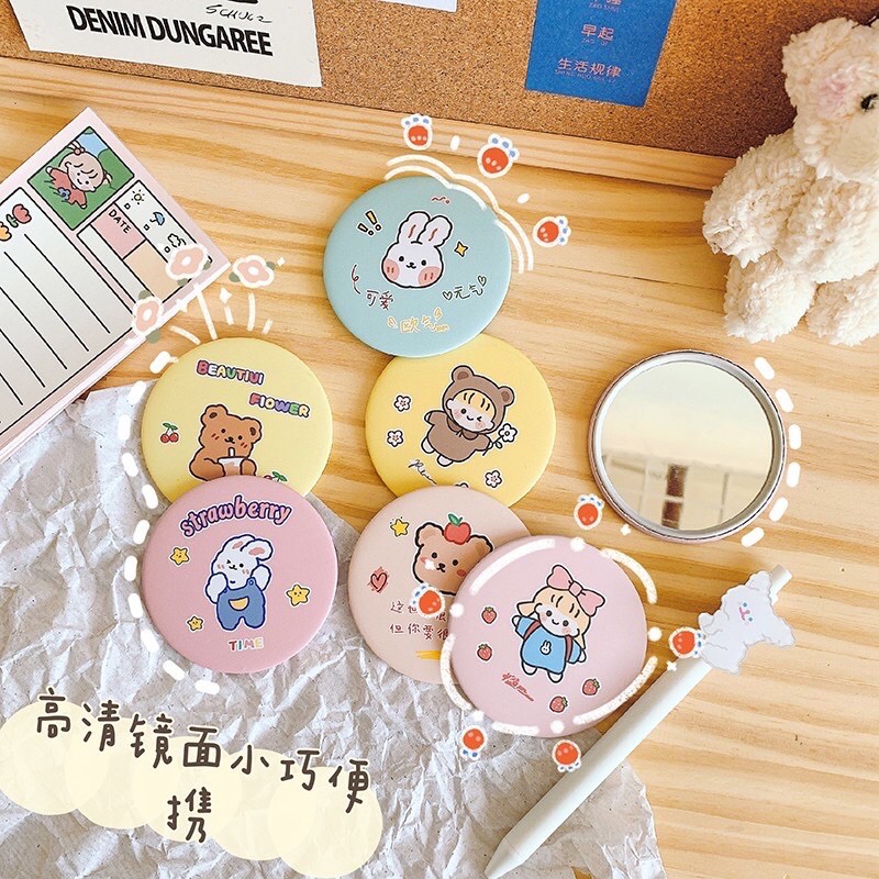 Gương Mini Một Mặt Trang Điểm Cầm Tay Bỏ Túi Hoạ Tiết Cô Gái Nhật Bản Dễ Thương Uri Decor