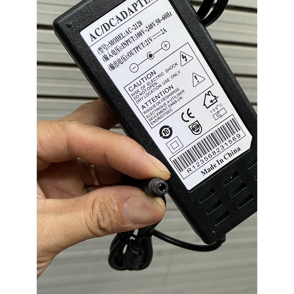 Dây sạc pin máy khoan cầm tay 21V-2A hàng chính hãng
