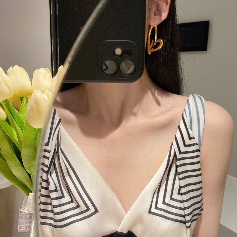 LOUIS VUITTON Khuyên Tai Tròn Bằng Thép Titan In Logo LV Thời Trang