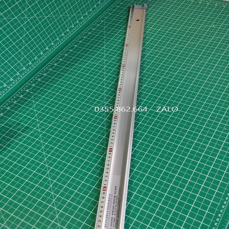Thước nhôm chống trơn trượt