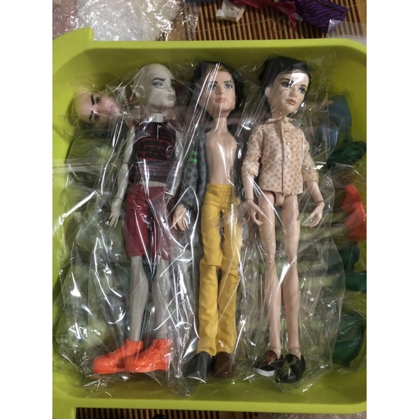 N1 búp bê monster high