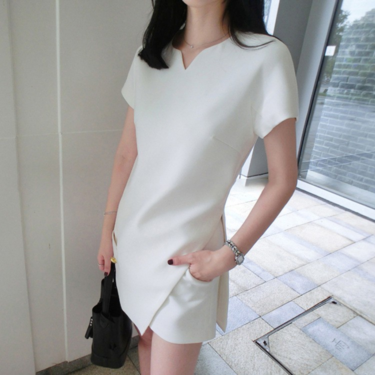 Set Áo Thun Ngắn Tay Cổ Chữ V Và Quần Short Ống Rộng Thời Trang Cho Nữ