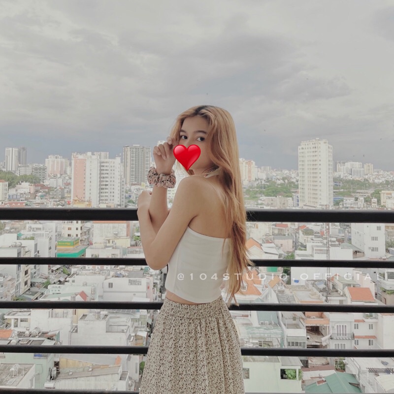 Áo croptop kiểu cổ yếm cá tính