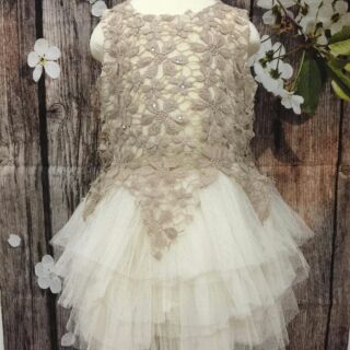 váy ren nhiều tầng bồng bềnh