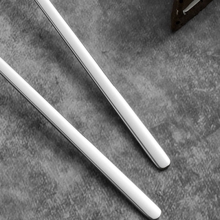 Thìa dạng xẻng cán dài độc đáo