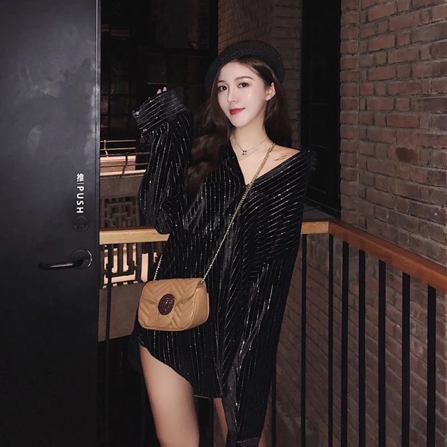 Sơ mi đen kim tuyến