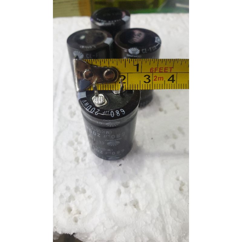 Tụ 680uf -200v giá 1c