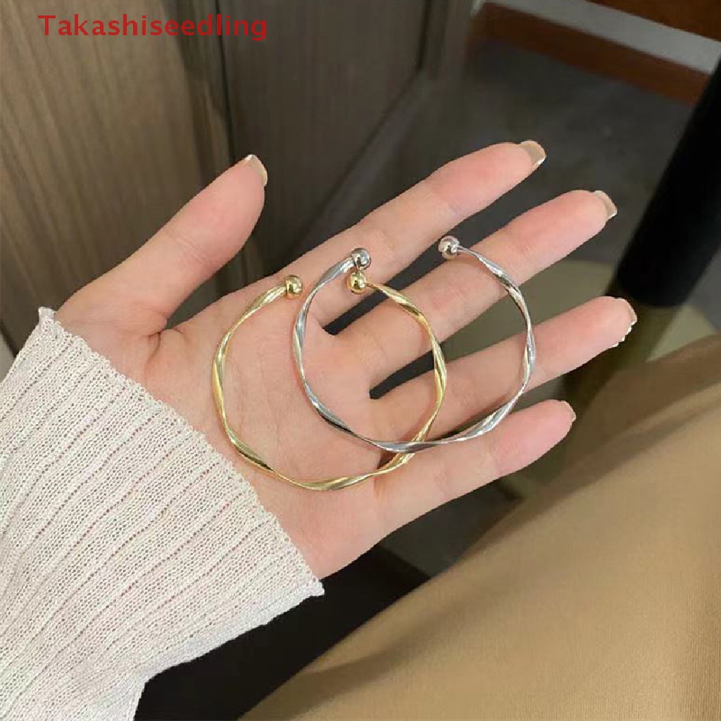 (Takashiseedling) Classic Premium Retro Style Twisted Twist Metal Bracelet for Women Trend Girls Unusual Jewelry Gift Accessories