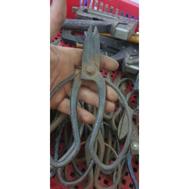 Kéo nhật bãi chưa vệ sinh