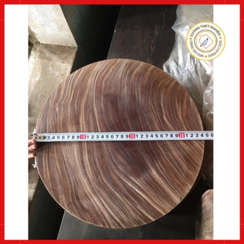 Thớt gỗ nghiến Tây Bắc 34, đường kính 34cm không tâm, có đai Inox 304 / quai sắt