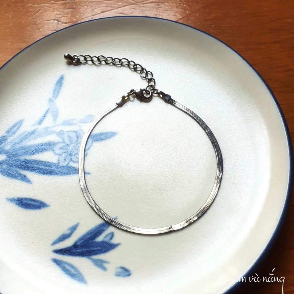 Lắc tay màu bạc đơn giản, rất sáng - Em và nắng