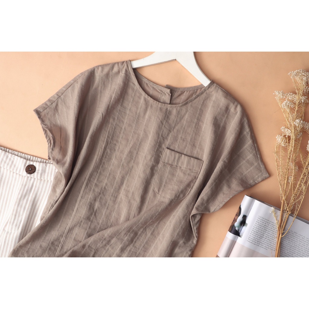 Áo cánh dơi boil thêu phối nút màu nâu KACHISA 596