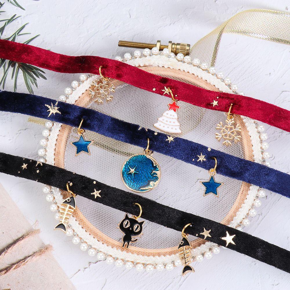 1 Vòng Cổ Mặt Hoa Tuyết, Mèo Mới