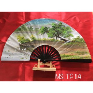 Kệ Gỗ Trưng Bày Quạt Lụa Truyền Thống