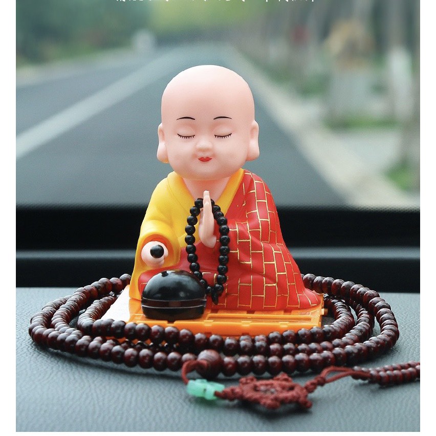 ⚡FREE SHIP⚡️ Tượng Phật chú tiểu mõ tụng kinh để taplo trang trí xe hơi ô tô