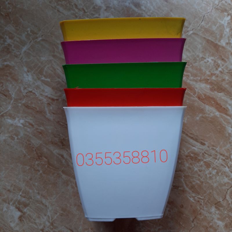 Chậu nhựa vuông v9