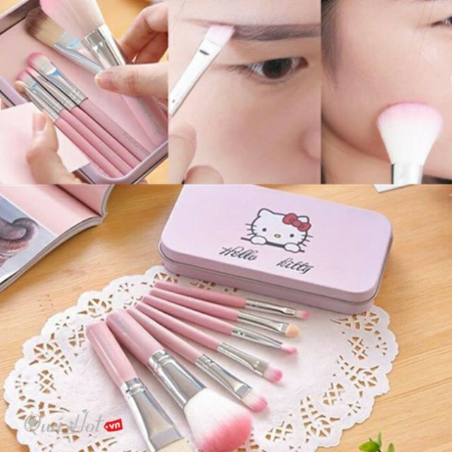 Bộ cọ Hello Kitty 7 món hộp thiếc