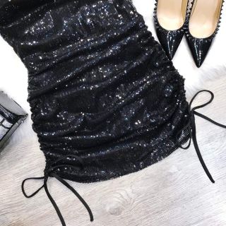 đầm body kim sa 2 dây cổ đổ