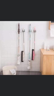 Dụng cụ kẹp chổi đa năng (2 chiếc)