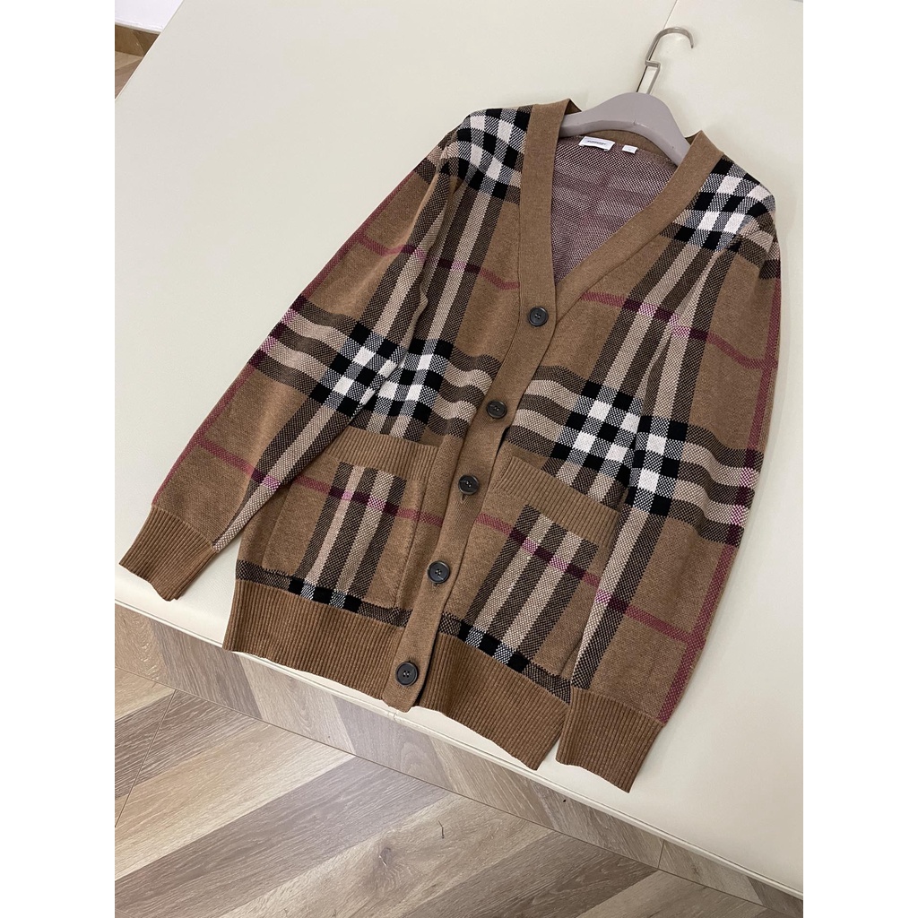 Áo khoác len nữ thời trang Burberry BBR kiểu dáng trẻ trung