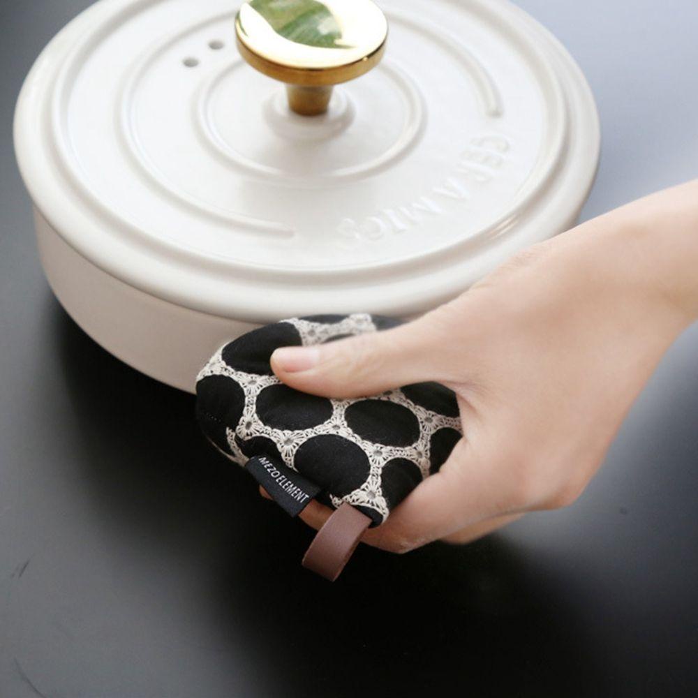 Găng Tay Cách Nhiệt Chống Bỏng Hình Tam Giác Dễ Thương