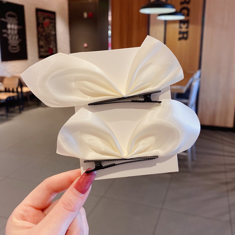 Kẹp tóc tiểu thư nơ phối cùng váy đầm TRIPBLE T DRESS