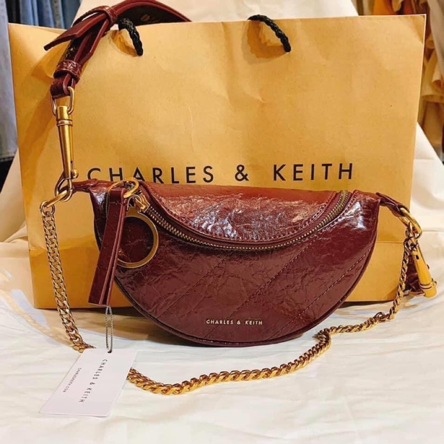 Túi bao tử Charles keith